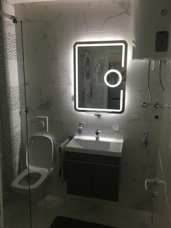Apartments Sara Слатине Экстерьер фото